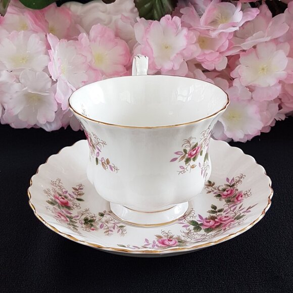 Royal Albert LAVENDER ROSE Tea Cup and Saucer English Bone China Pink Roses - Picture 9 of 11